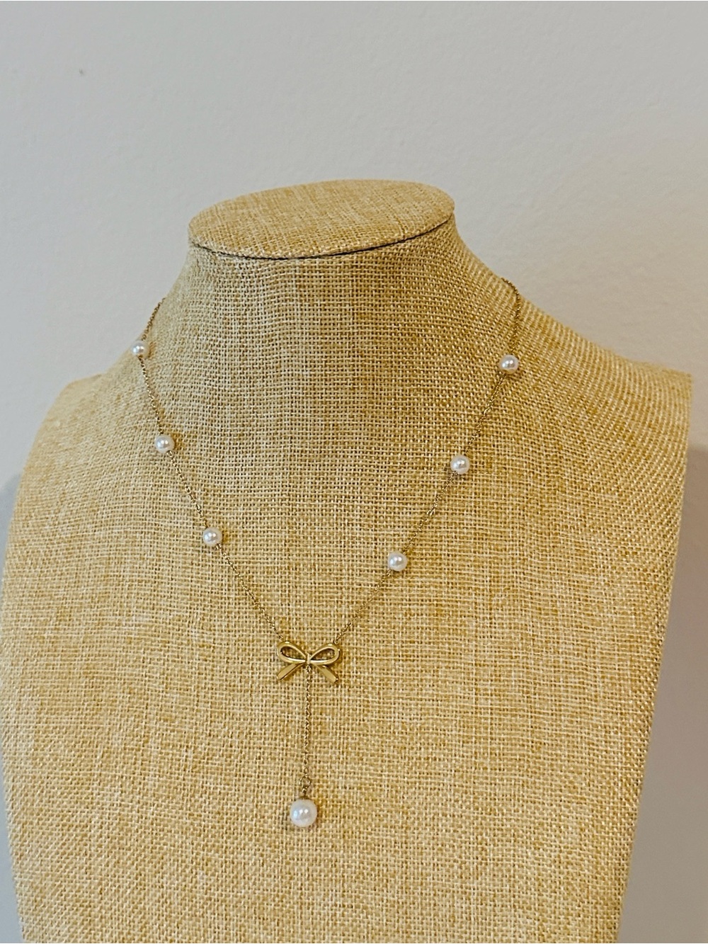 Fashion Jewelry Gold Bow Necklace with Pearl Accents